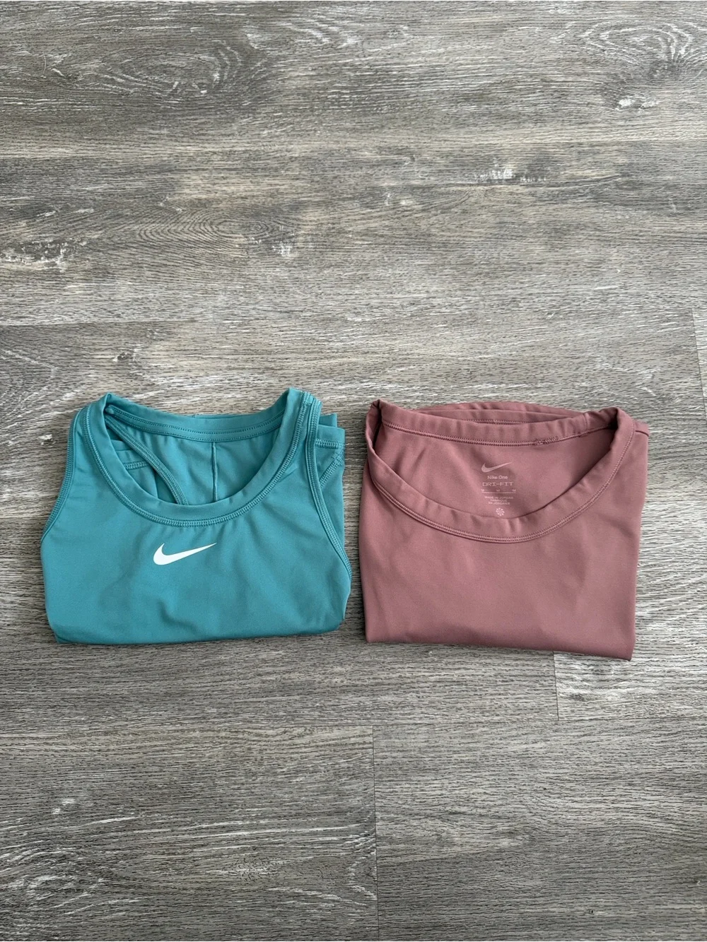 Nike Women's Teal Tank & Mauve Tee Active Set